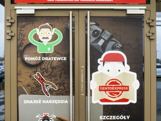 naklejki na drzwiach do lobby EXPO.jpg